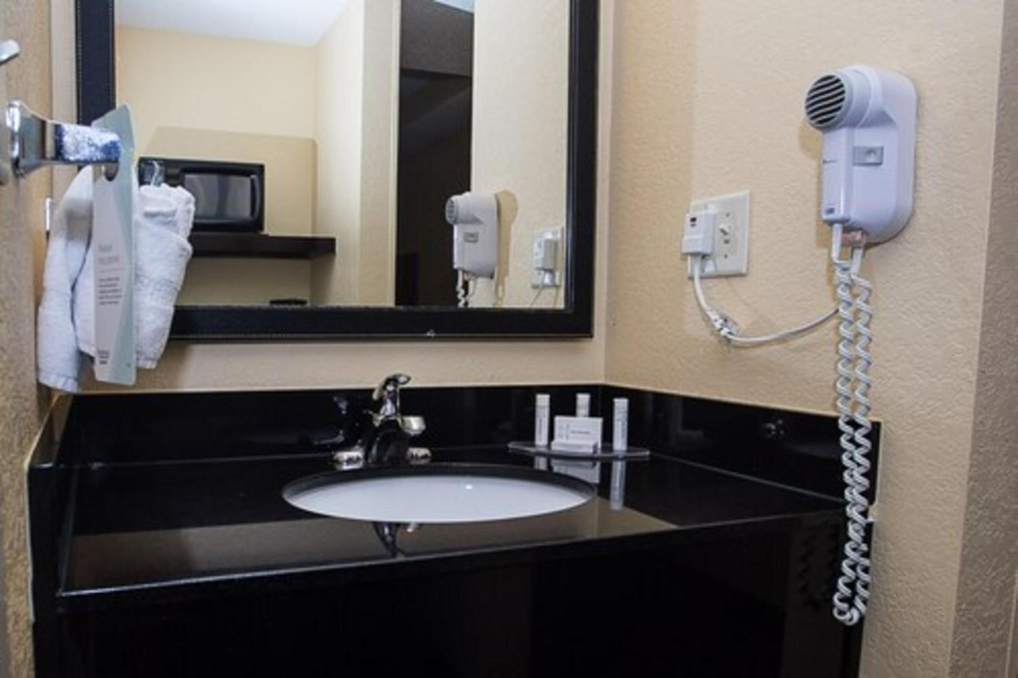 Fairfield Inn & Suites By Marriott Boston Milford Exterior foto